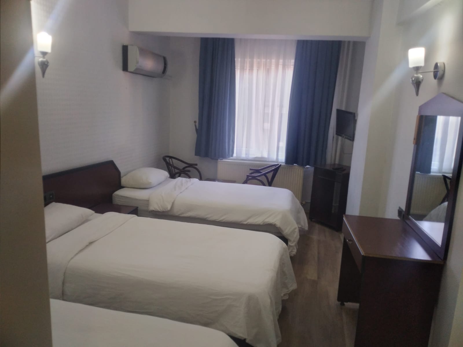 Twin Oda (3 Kişilik Tekli Ayrı Yataklar)